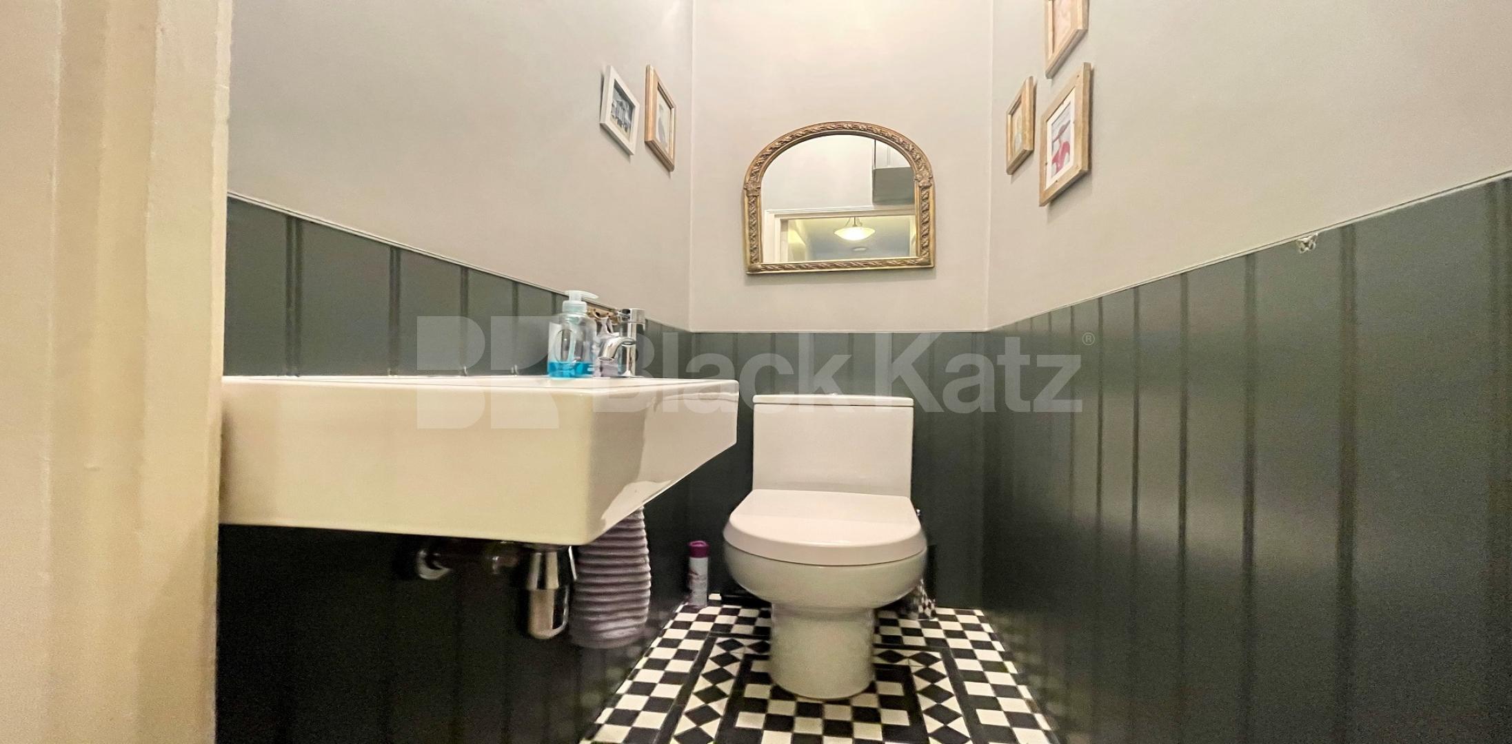 			LET , 3 Bedroom, 1 bath, 1 reception Apartment			 Rattray Road, Brixton